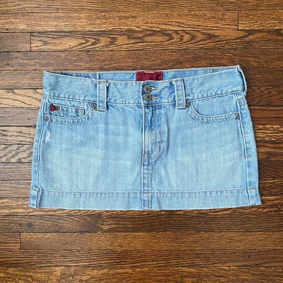 SOLD ❣️
2000s iconic mini denim skirt - Picture 2 of 6